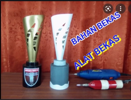 Bung Chano Pemuda Desa Sesar Sulap Limbah  Paralon Bekas Jadi Piala Sepak Bola