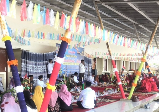 Pedagang Pasar Gumumae Adakan Maulid Nabi Bersama OPD SBT
