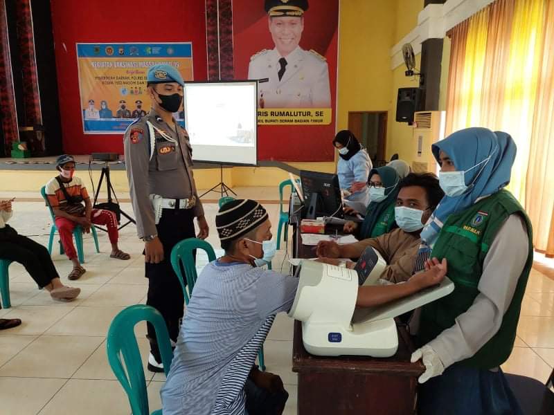 Polres SBT Gelar Vaksinasi Covid-19 Sebanyak 1218 Dosis di Aula Serbaguna Bula